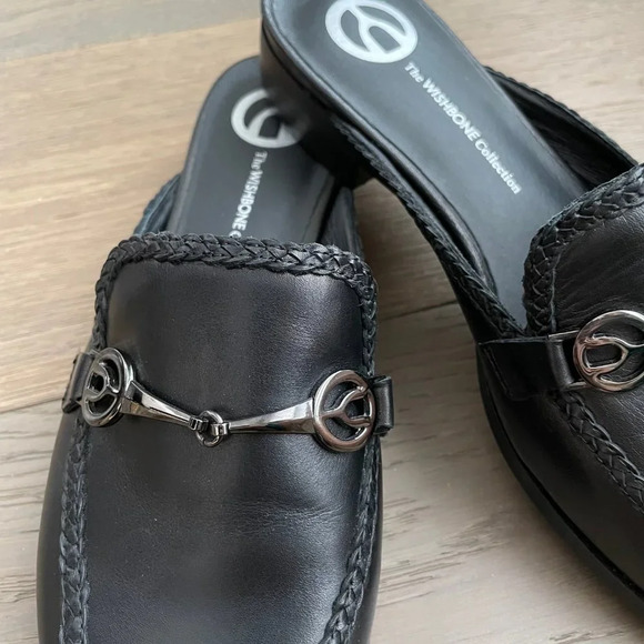 The Wishbone Collection Slip On Leather Shoes Metal Hardware Black Sz 7.5 NWOT - Picture 5 of 12